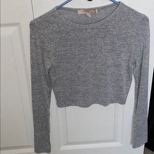 Cropped long sleeve top